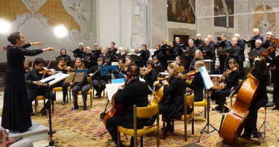 Mirjam Scheider hat mit ihrem Oratorienchor bei der Programmauswahl viel Mut bewiesen. Der reiche Beifall war hochverdient.