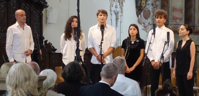 Hoch konzentriert bei ihrer musikalischen Sache - &quot;Quintessence&quot;, die Stimmen Georgiens.