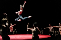 Grandios: Friedemann Vogel und die Männerriege sorgen im Bolero für Gänsehaut. 