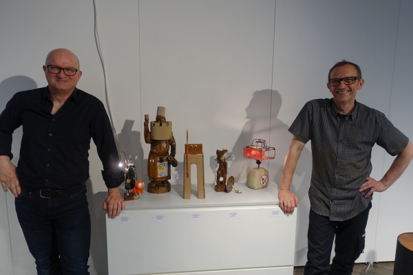 Gut gelaunt flankieren Andreas Welzenbach (l.) und Thomas Raschke ihre gemeinsam erarbeiteten &quot;Kollaborationen&quot;.