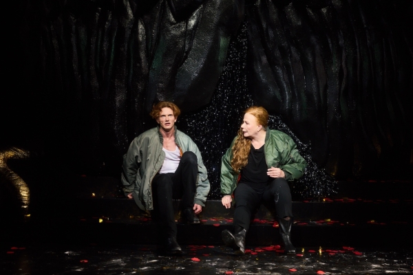Beckmann (Simon Löcker) und &quot;Der Andere&quot; (Anke Schubert).